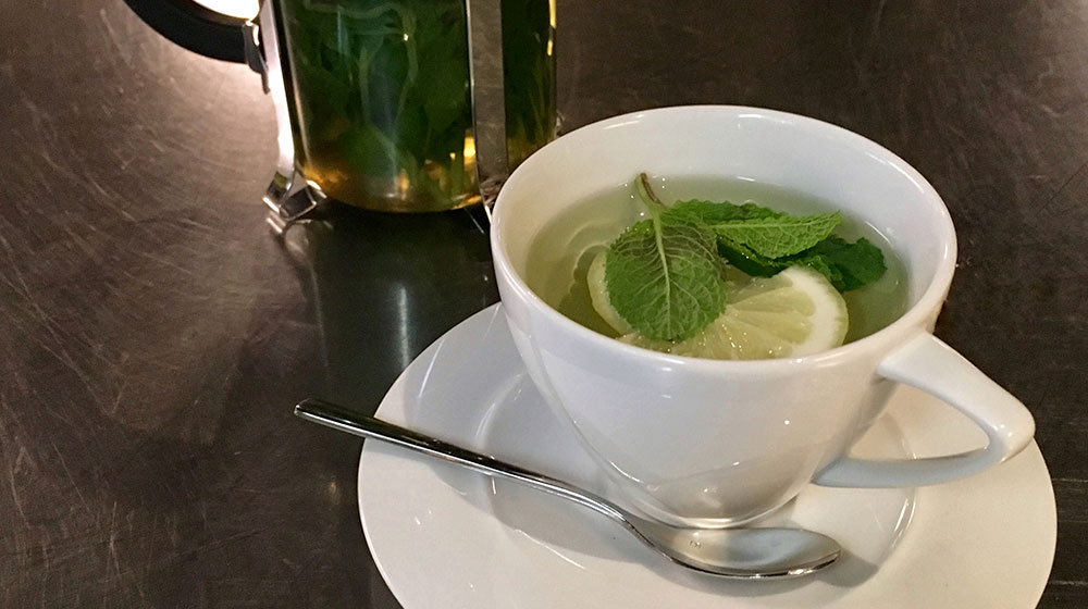 Té de menta con limón