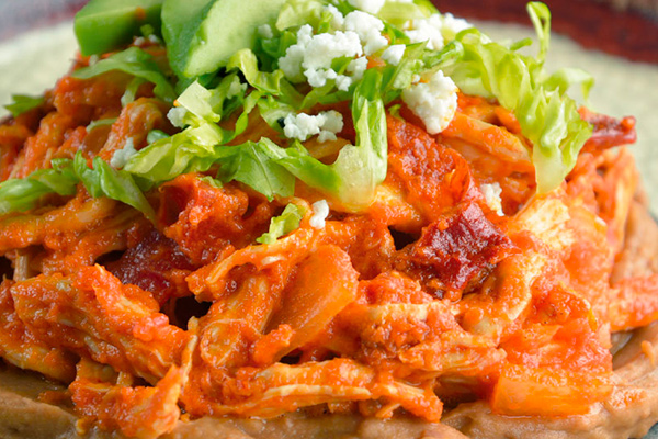 Recetas de pollo, recetas con pollo fáciles: tostadas de tinga
