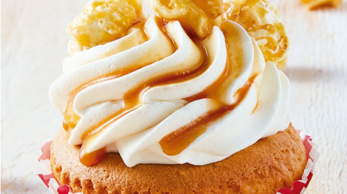 Cupcake de palomitas de caramelo y dulce de leche