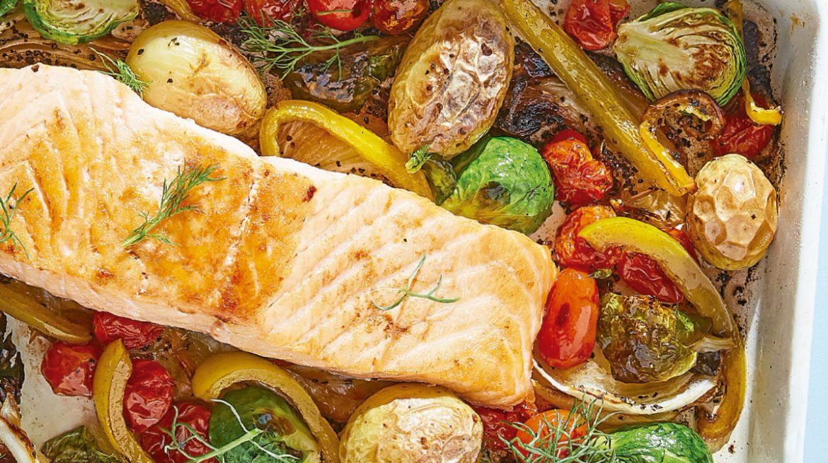 Salmón con verduras al horno