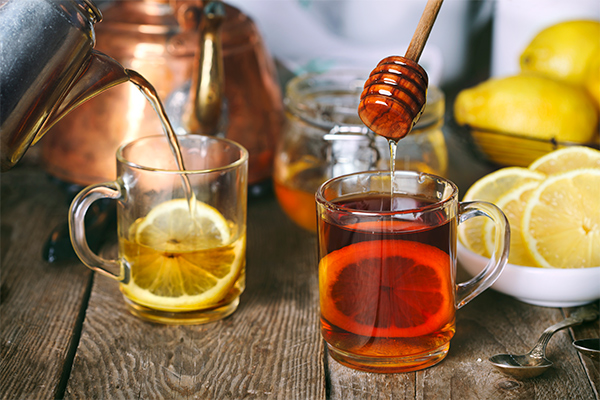 Beneficios de tomar agua con miel