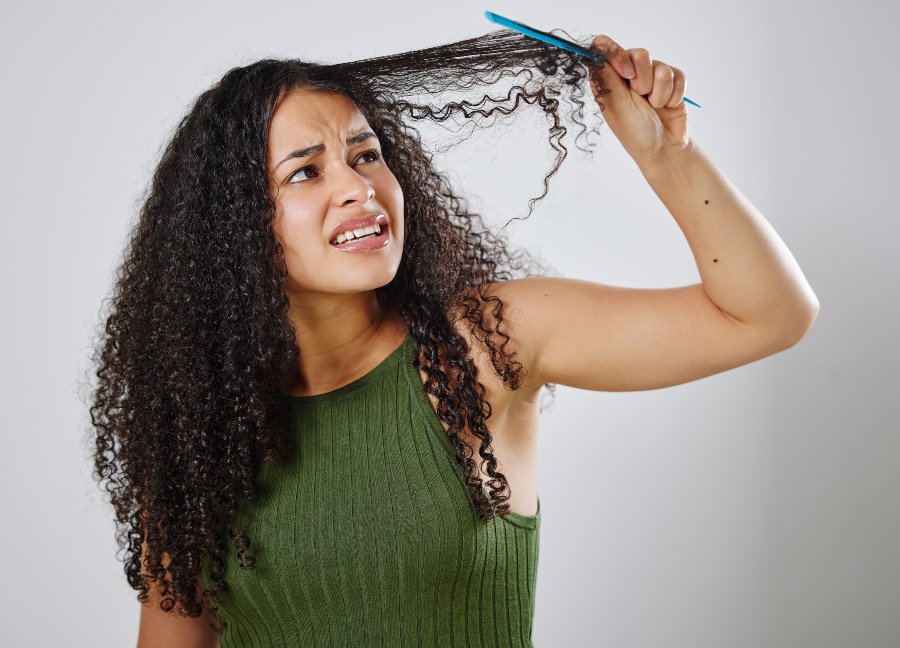 Mascarillas para el cabello rizado caseras para hidratar y