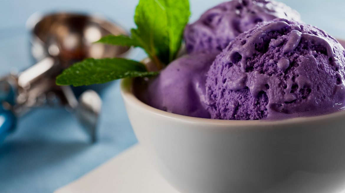 helado de vino tinto con albahaca