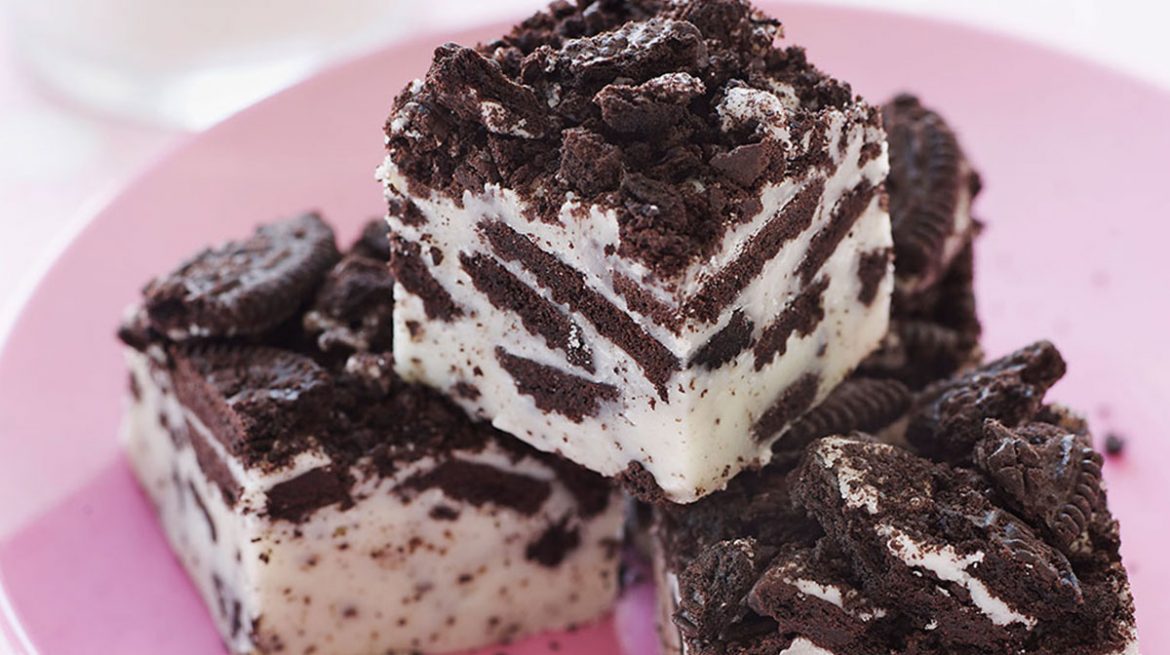 Pastel frío de cookies and cream