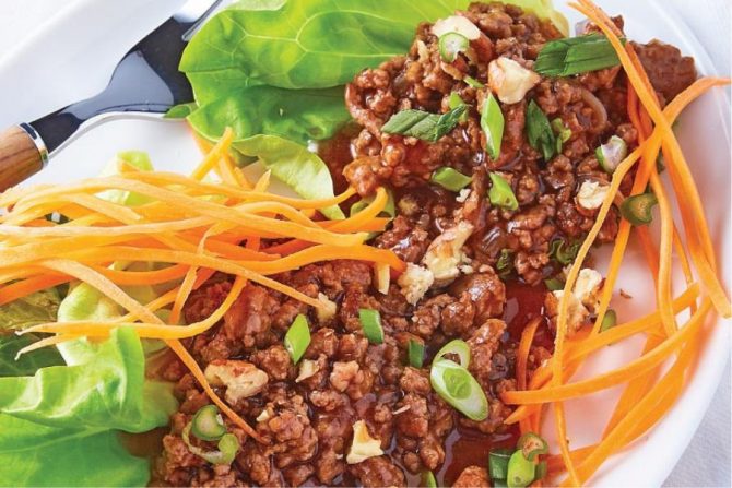 Tacos de lechuga con carne molida