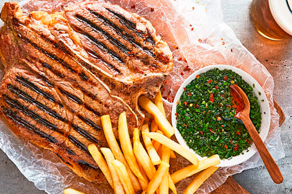 Corte al grill con chimichurri