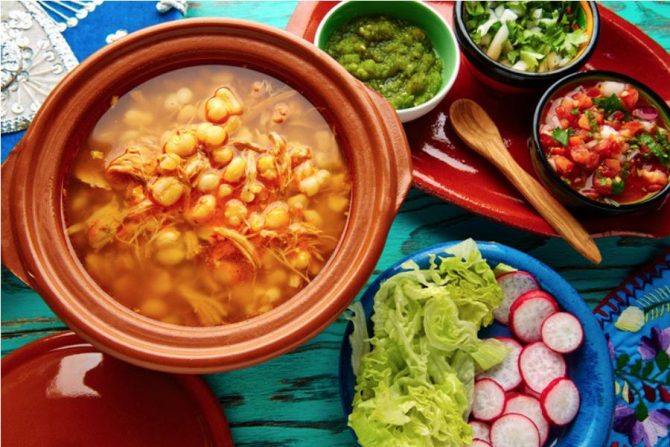 Pozole rojo, un clásico de la gastronomía mexicana