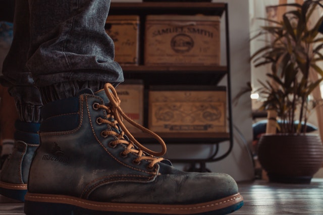 como evitar mal olor en tus zapatos