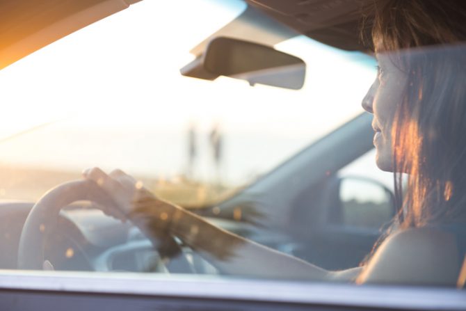 consejos para eliminar malos olores del carro con bicarbonato