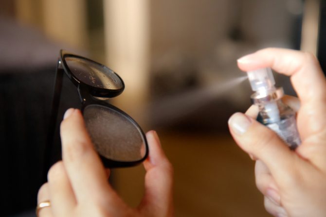 así puedes hacer limpiador casero de lentes