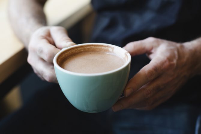 beneficios de comer chocolate en las mañanas
