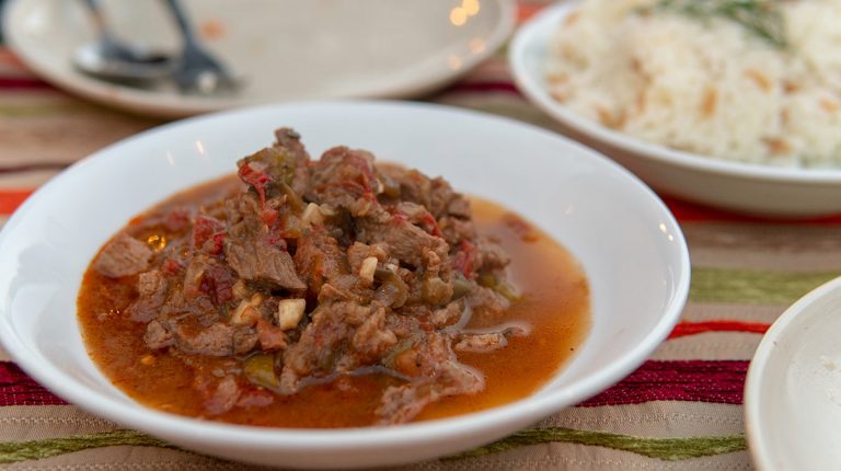 Bistec ranchero con papas: aprende a prepararlo para la hora de la comida