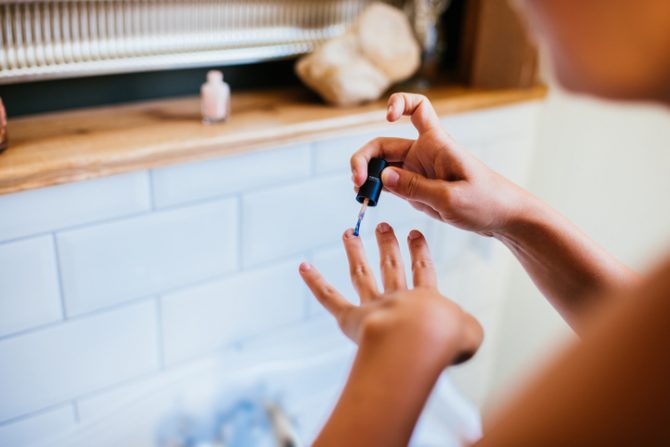 cómo hacer esmalte de uñas casero