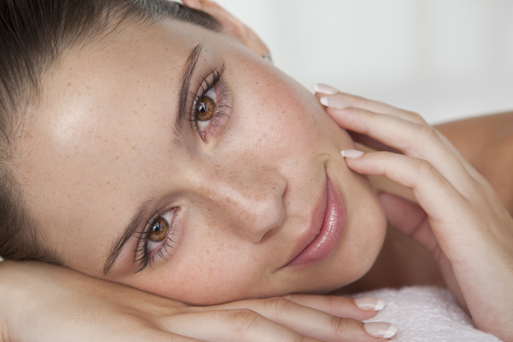 cómo limpiar tu rostro con remedios naturales