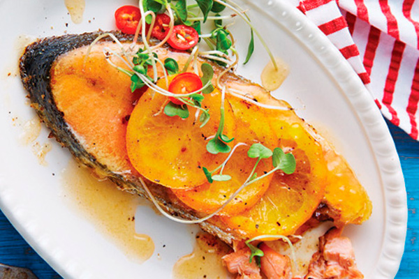 Posta de salmón con naranja para tu cena romántica