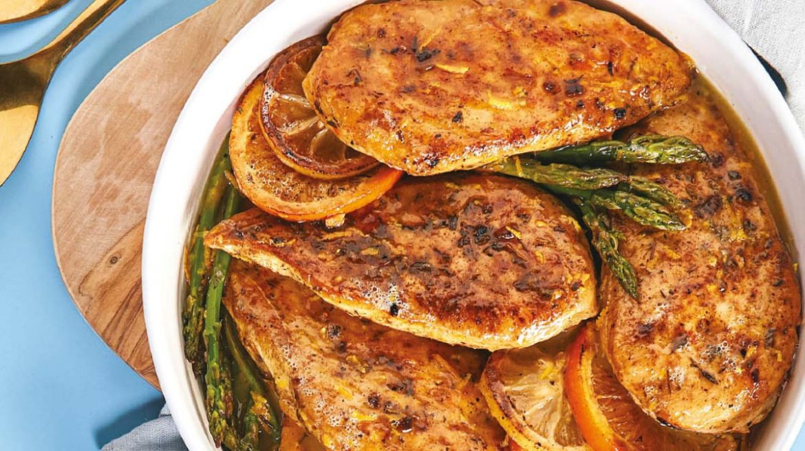 Pechugas de pollo a la naranja con hierbas finas