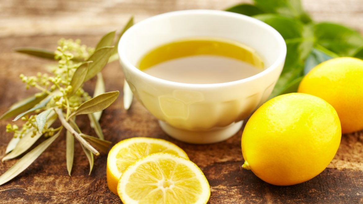 Aceite de oliva con limón: estos son los beneficios para tu salud 