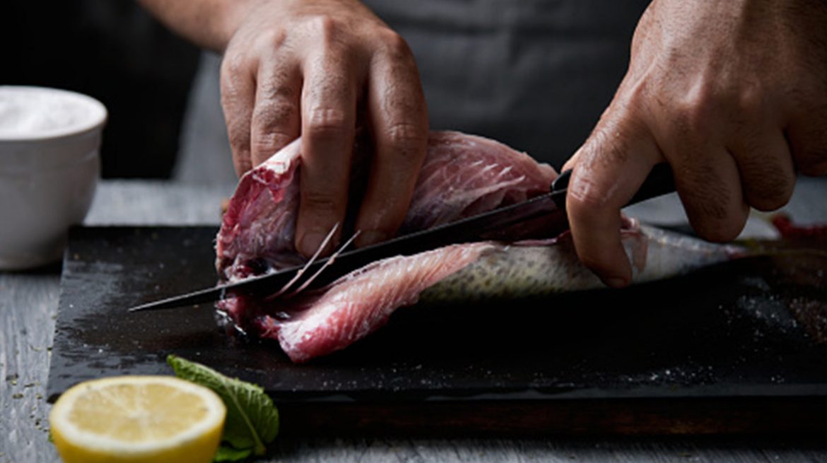 Cómo quitar las espinas de pescado fácilmente