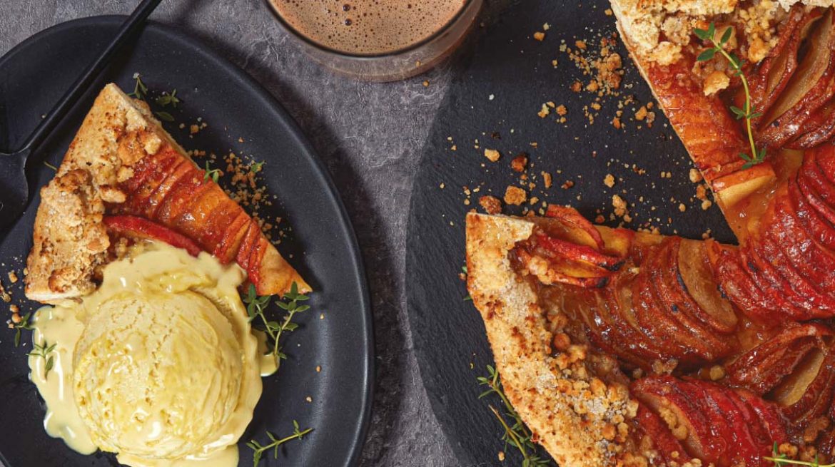 Pay de pera con manzana y crumble