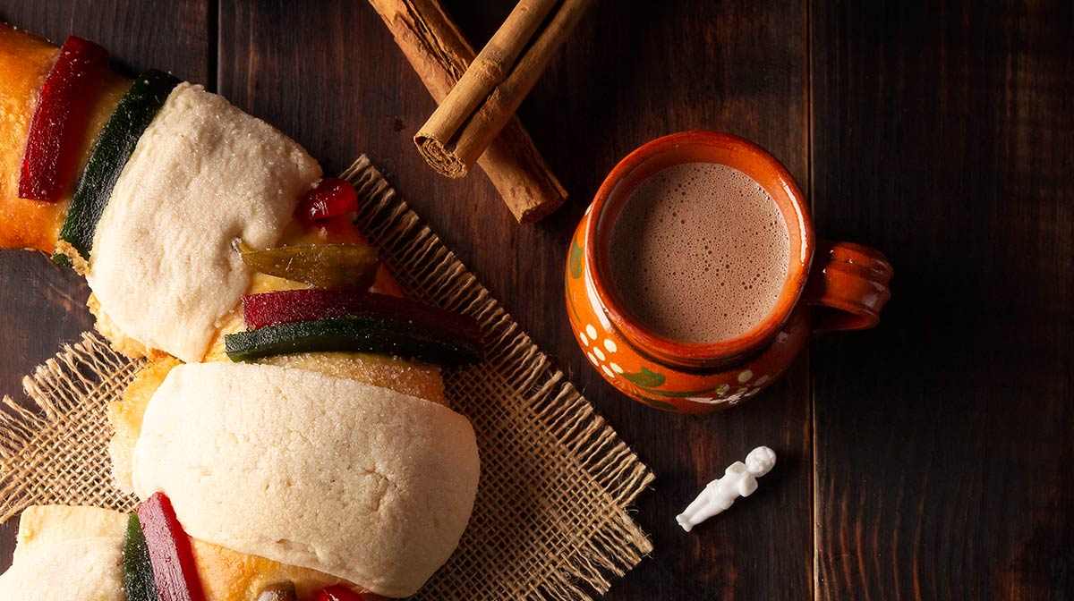 Chocolate Caliente Tradicional Para Acompañar La Rosca De Reyes 